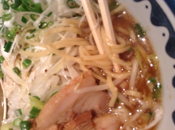 Soy_sauce_flavored_ramen-Welsh_onion_topping-Seasoning_egg_topping (6)