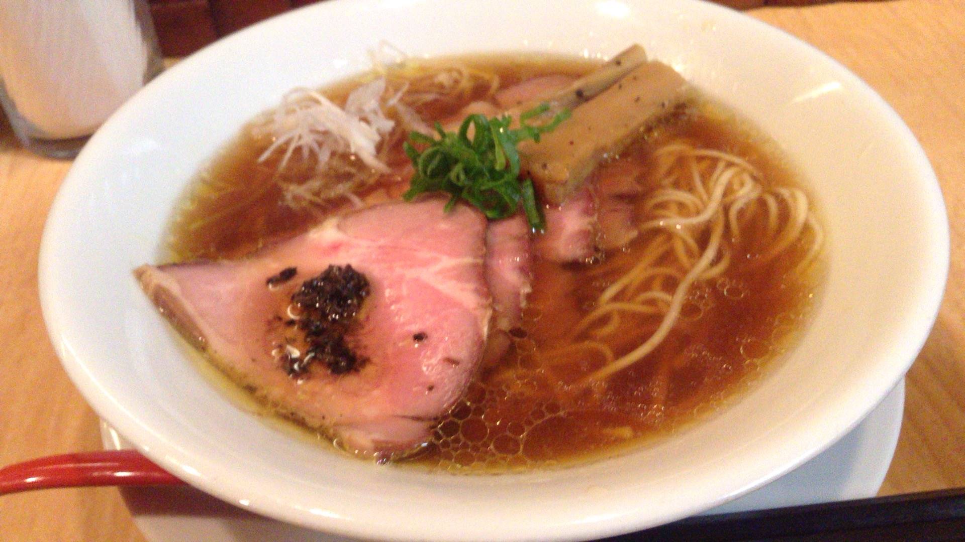 Japanese Soba Noodles 蔦焼豚醤油そば(ラーメン屋)