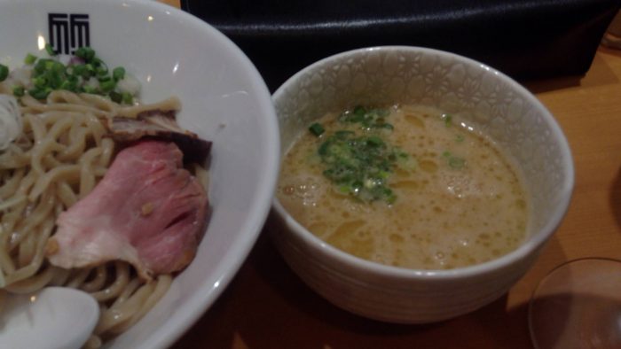 スープの写真 竹末東京プレミアムにて 鶏つけそば900円