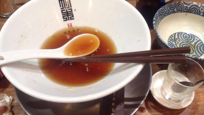 竹末東京プレミアムの限定麺の『〜冷やしニボ中華〜』と『〜ガパオライス〜』完食後の丼