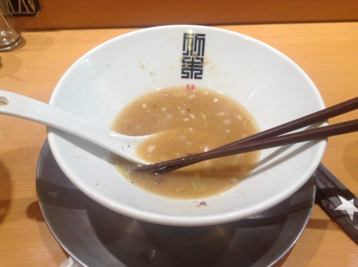 冷し中華 名称不明VER 竹末東京プレミアム完食した図。(スープは全飲み無理だった)
