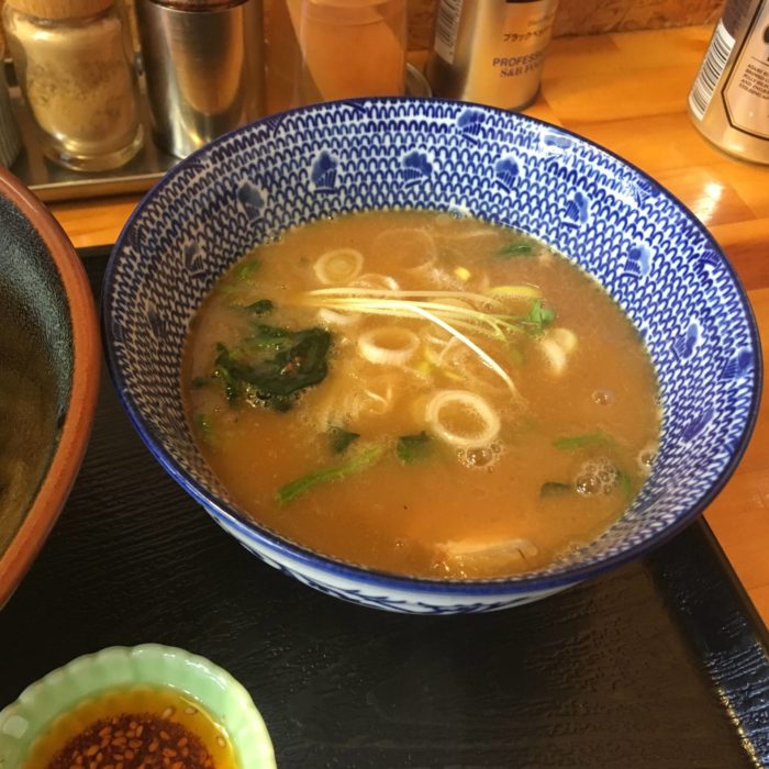 麺屋 頂 中川會(曳舟店)『濃厚魚介鶏つけめん』のスープ
