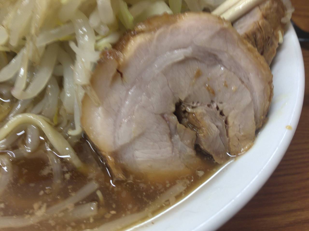 亀戸二郎のラーメン730円の豚肉