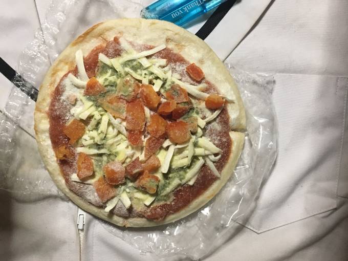 トマト感じるマルゲリータピッツァ|ファミリーマートの冷凍ピザ