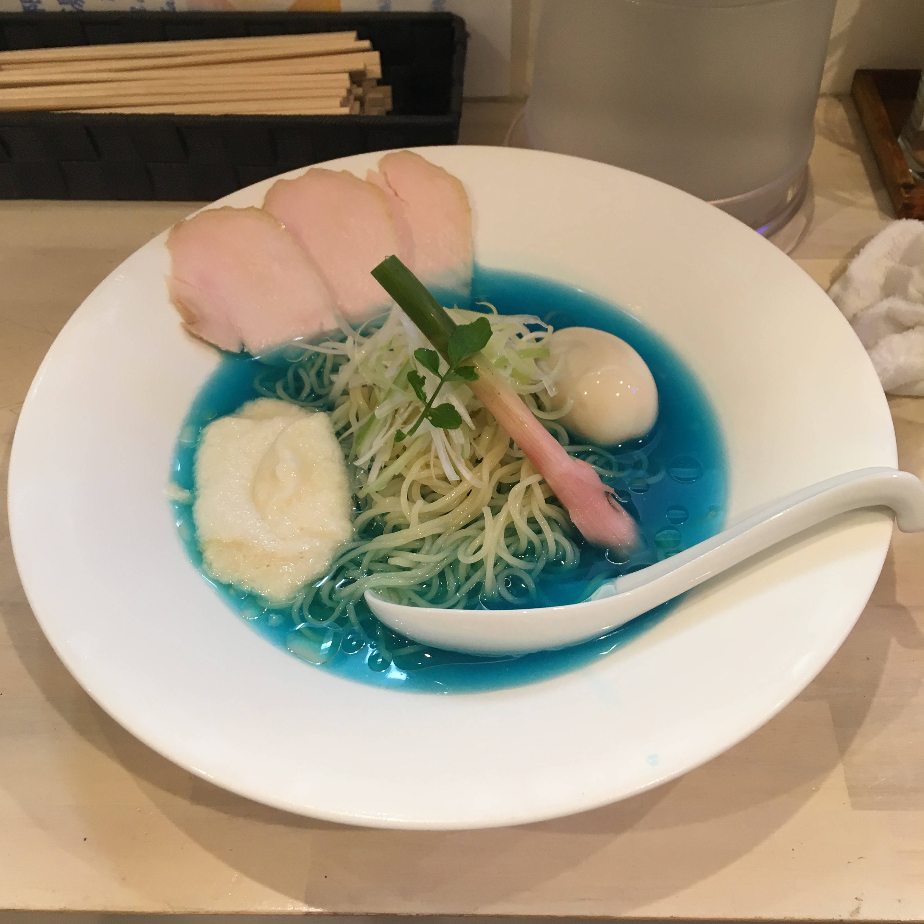 夏季限定鮮魚系冷やしラーメン鮎清湯『半分、青い。』｜拉麺 吉法師