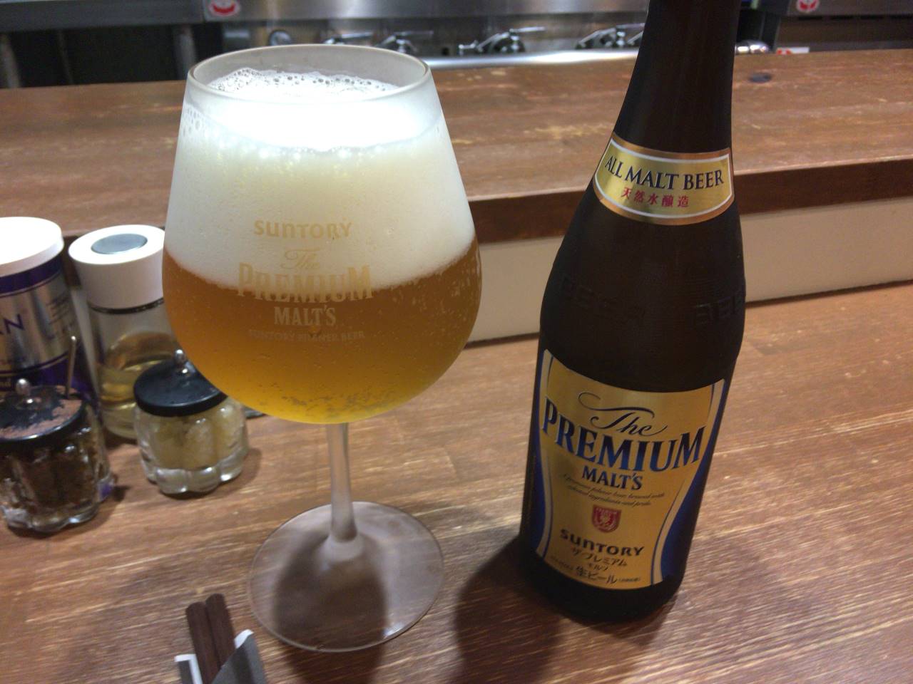 ビールはプレミアムモルツ