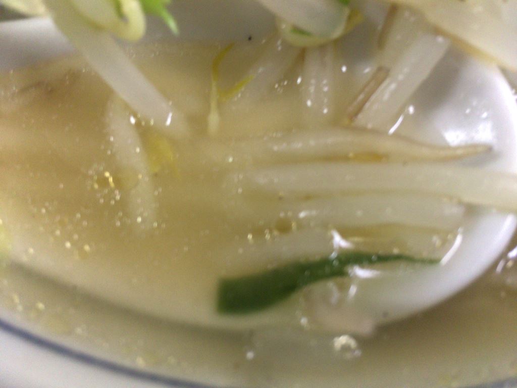 味の横綱のタンメンのスープの色