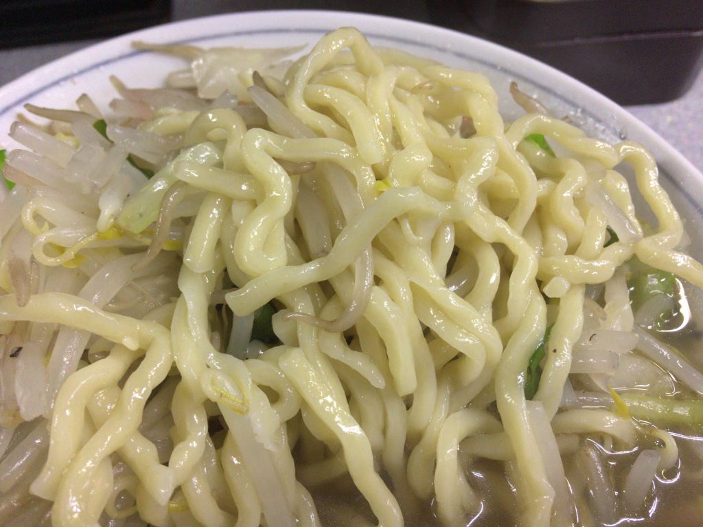 味の横綱のタンメンの麺