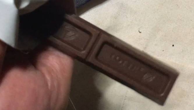 中のチョコレート