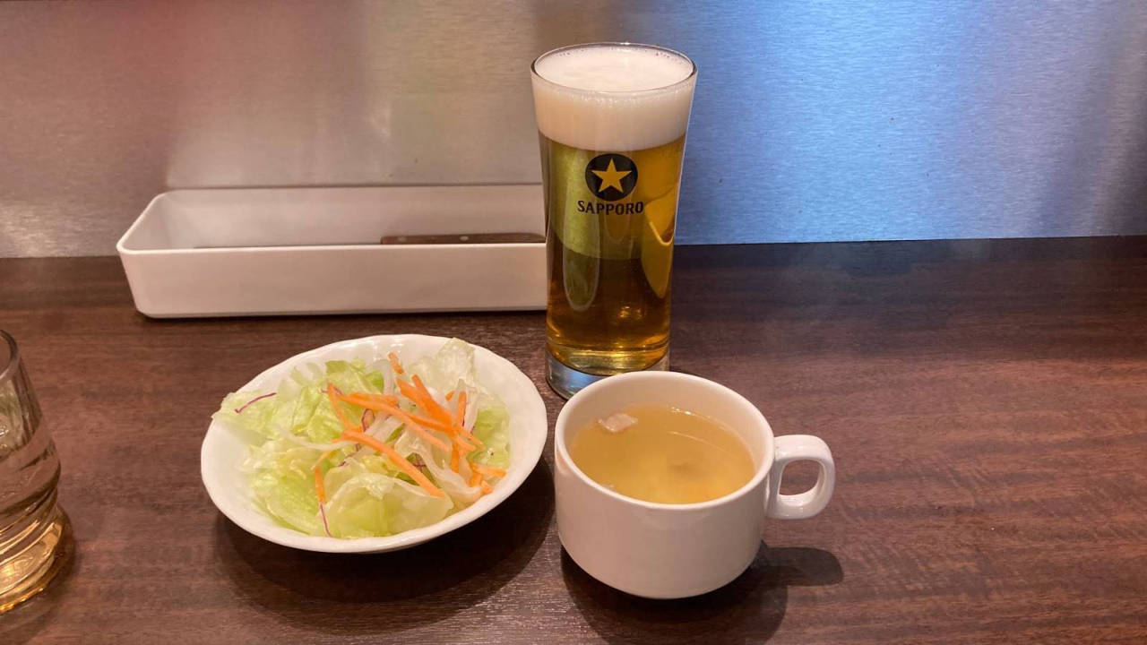 ビールとサラダとスープ