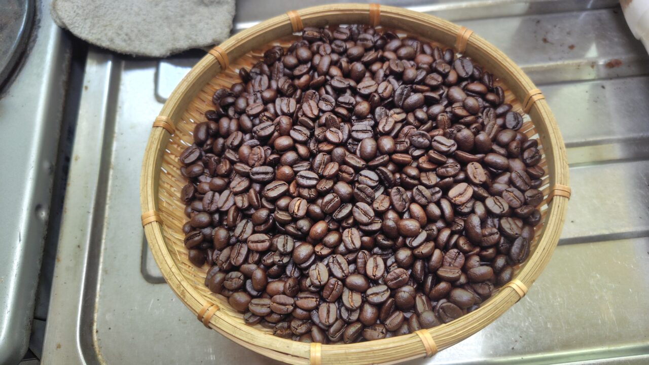 コーヒー豆の焙煎後、冷却