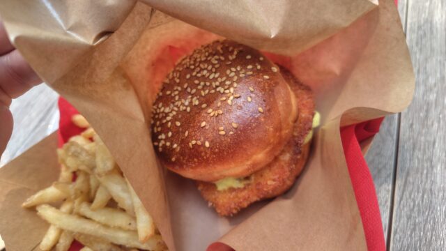 あられキッチンのハンバーガー