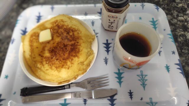 日曜日のホットケーキ、コーヒー
