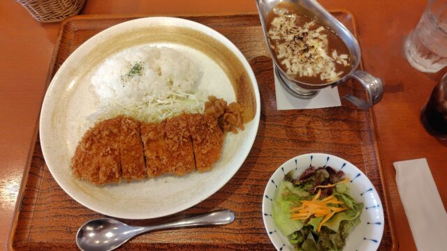 たわら屋のロースカツカレー