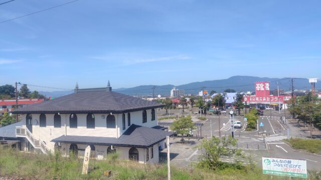 保原駅のホームからの風景