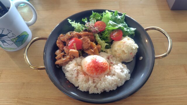 チリンドロンライスのプレートランチ。