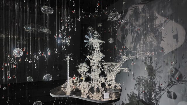 《小さなお店プロジェクト》「ガラス漁具店」。