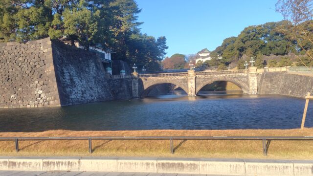 皇居。二重橋にて。