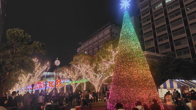 KAGAWA Christmas Marketの中央のツリー