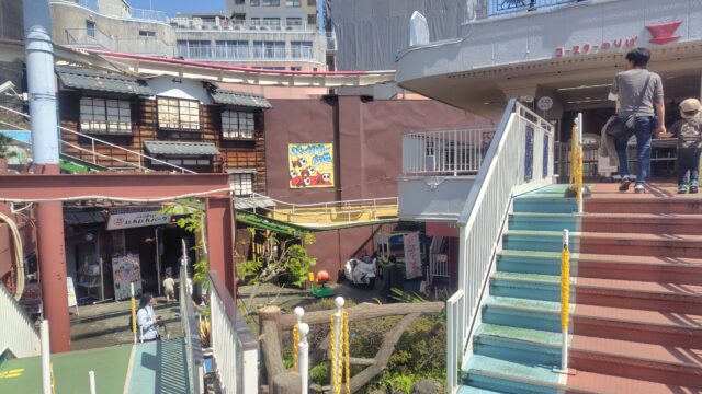 ローラーコースター乗り場へ