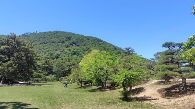 栗林公園と空