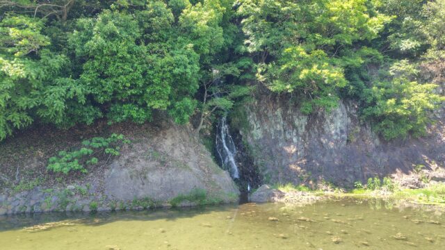 栗林公園の滝